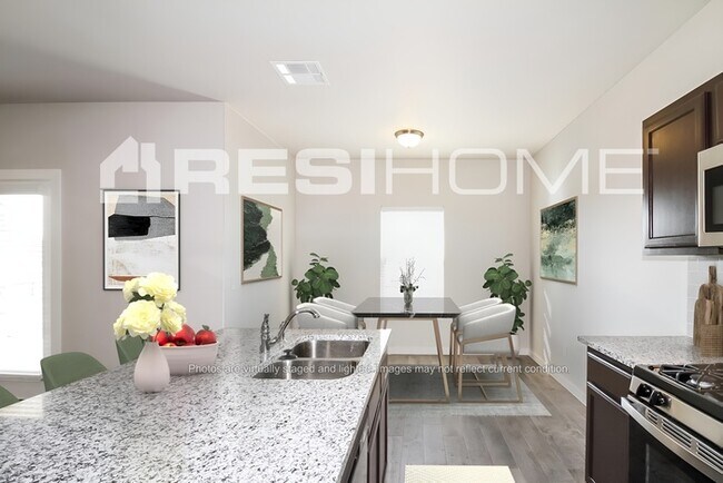 Foto del edificio - 1130 Round Leaf Rd