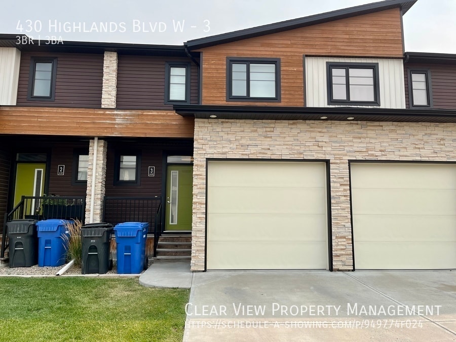 Primary Photo - Beautiful double master bedroom + ensuite ...