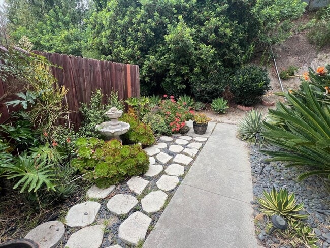 Foto del edificio - 2140 Via Robles