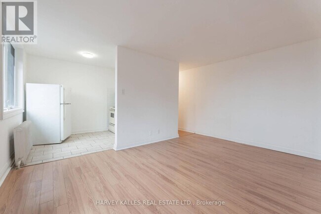 Photo du bâtiment - 330-330 Chisholm Ave