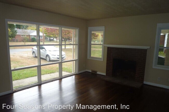 Building Photo - 3 br, 1 bath House - 3025 Iredell Drive