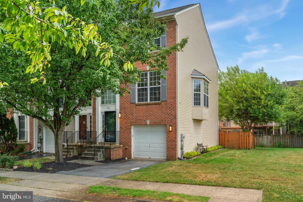 Foto principal - 154 Fieldstone Ct