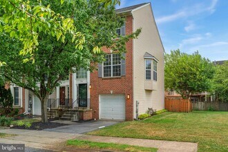 Building Photo - 154 Fieldstone Ct