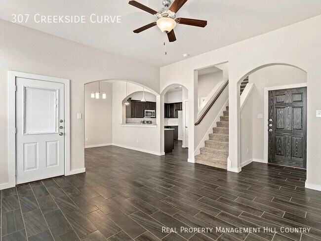 Foto del edificio - 307 Creekside Curve