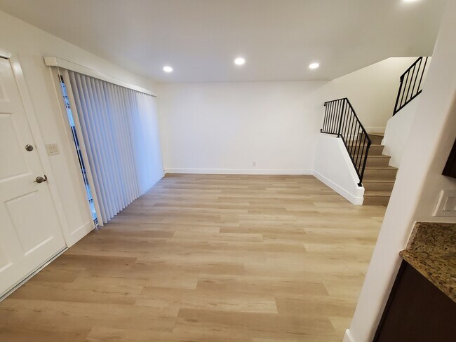 Foto del edificio - 2837 E Jackson Ave