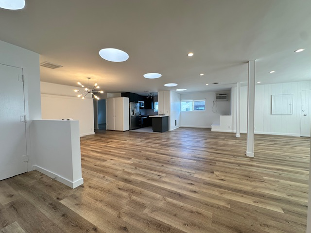 Foto principal - 156 S Hayworth Ave
