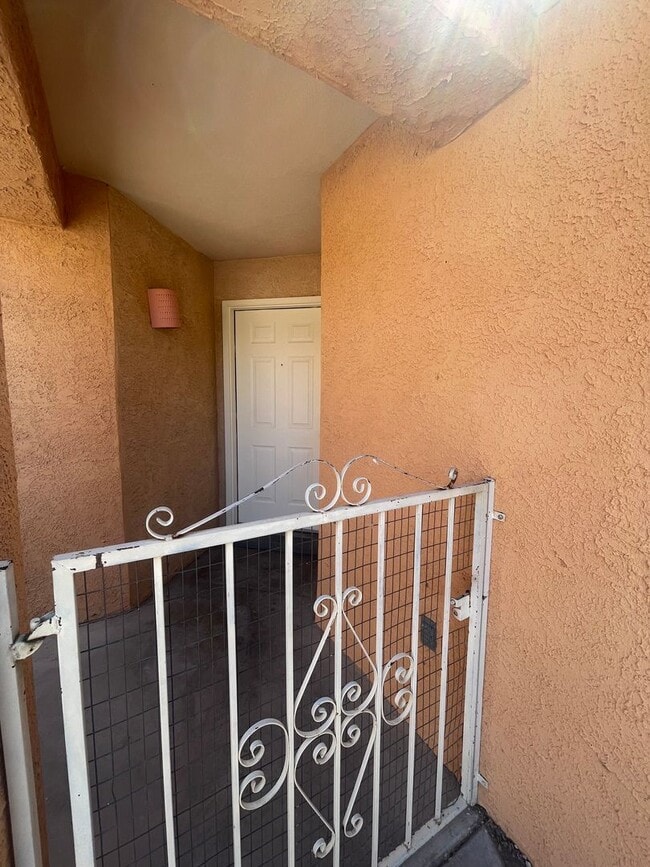 Building Photo - Charming 3-bedroom, 2-bathroom Home locate...