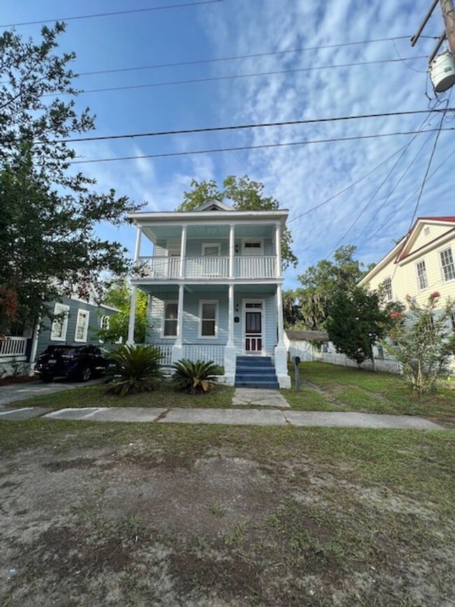 Building Photo - 806 Washington St