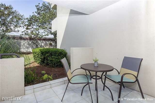 Foto del edificio - 652 Summer Pl