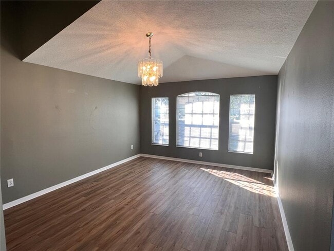 Building Photo - 6818 Cambridge Park Dr