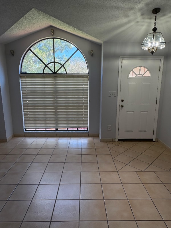 Building Photo - 4816 Miranda Cir