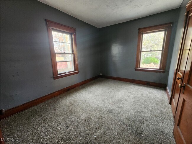 Foto del edificio - 11321 Parkview Ave