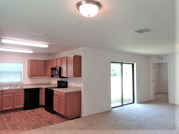 Foto del edificio - 723 Chatham Walk Drive