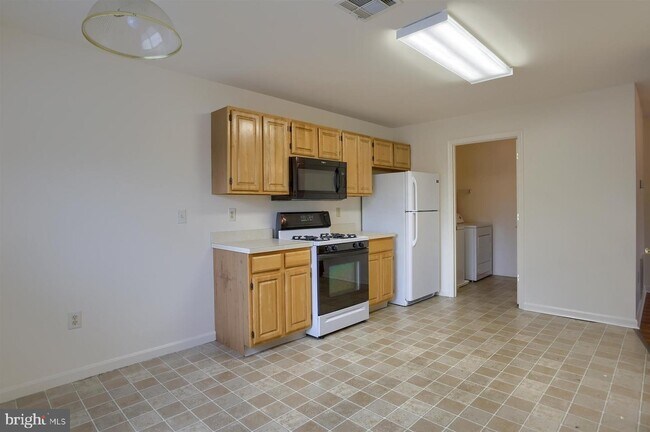 Building Photo - 122 Cardinal Ln