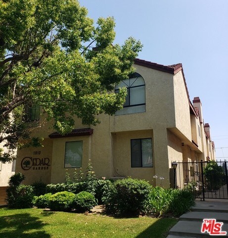 Building Photo - 1810 Cedar St