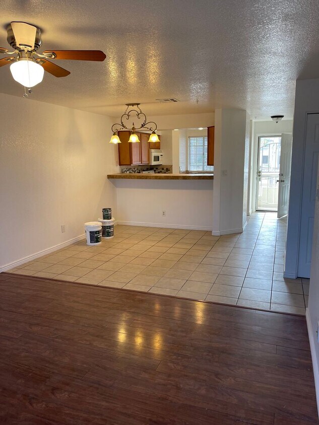 Foto principal - 2nd Floor condo For Rent