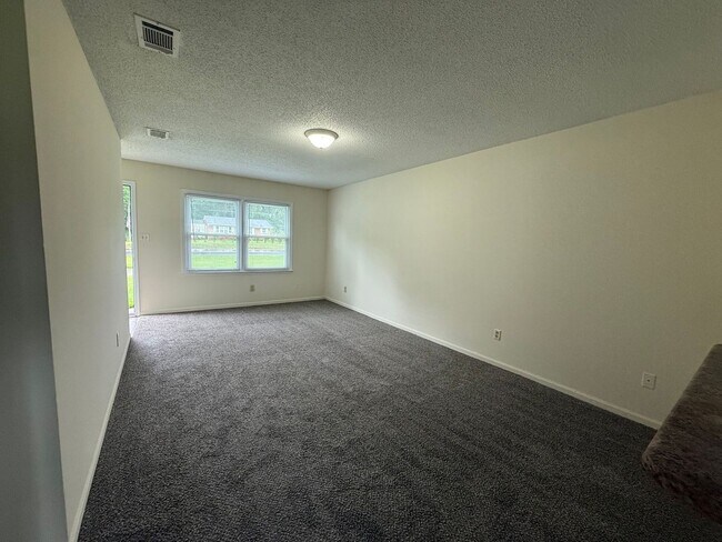 Foto del edificio - Nice 2 bedroom, 1 bath duplex