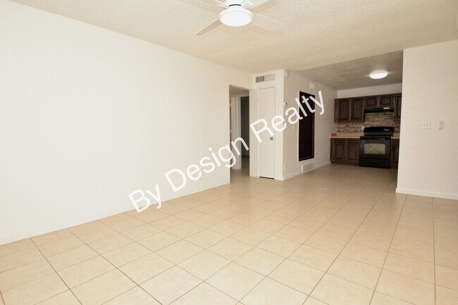 Building Photo - Updated 2 Bed 1 Bath Duplex with Fresh Paint, Ductless Heating/Cooling and Private Yard