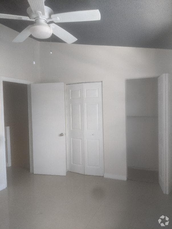 Building Photo - 8325 Fairway Rd
