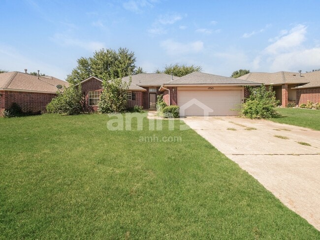 Building Photo - 17313 Valley Crst