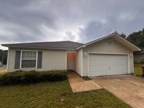 Building Photo - 305 Seclusion Blvd