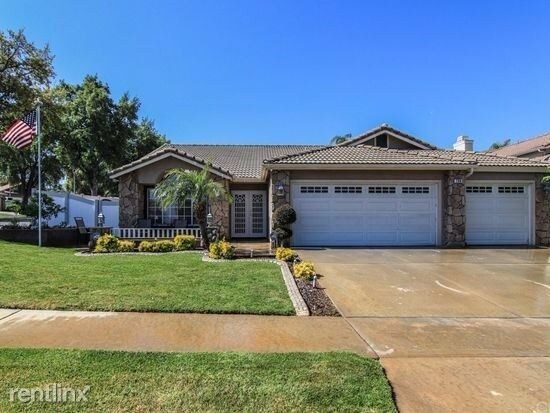 Primary Photo - 3 br, 2 bath House - 730 Black Oak