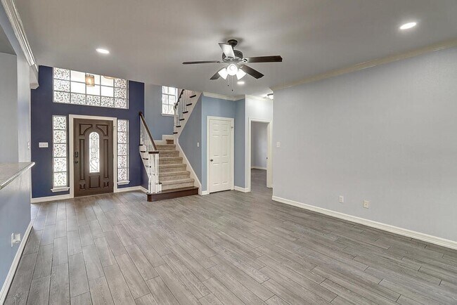 Foto del edificio - 7810 Duchess St