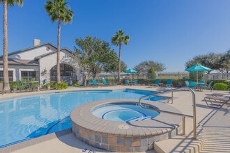 Building Photo - Stonebridge at City Park