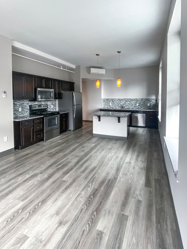 Building Photo - 177 State St