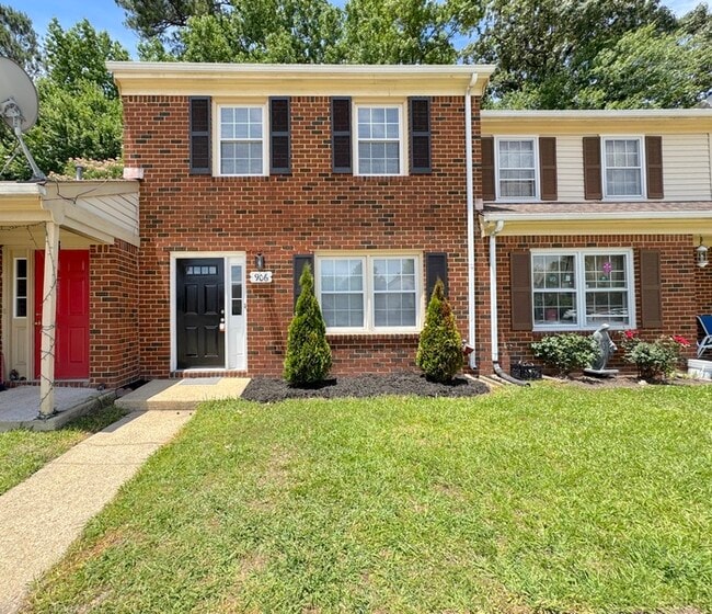 Building Photo - Come visit this cute 3 bedroom 1.5 bath in Chesapeake