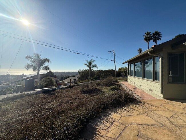 Foto del edificio - Panoramic Ocean View Home in Aptos! Move in incentive!