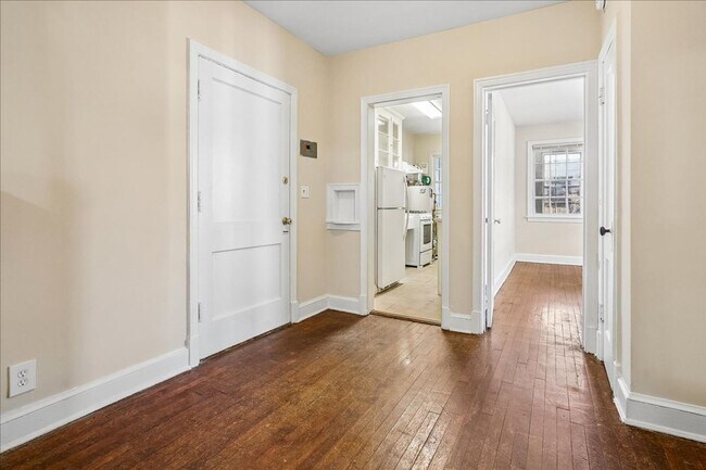 Building Photo - 3944 7th St NE