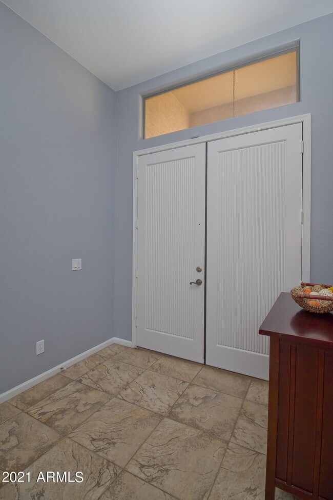 Foto del edificio - 2034 W Duane Ln