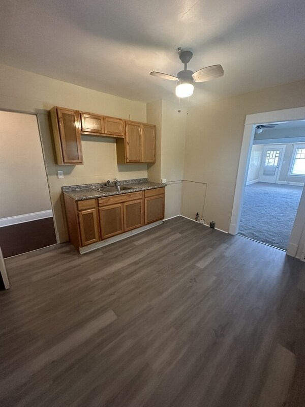 Foto del edificio - 3382 E 102nd St
