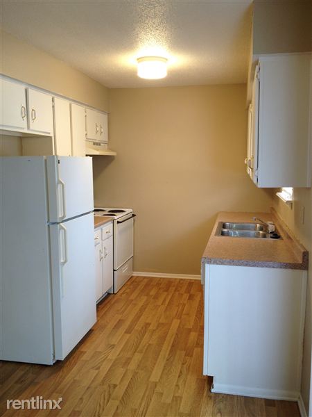 Building Photo - 301 NE Westwind Dr