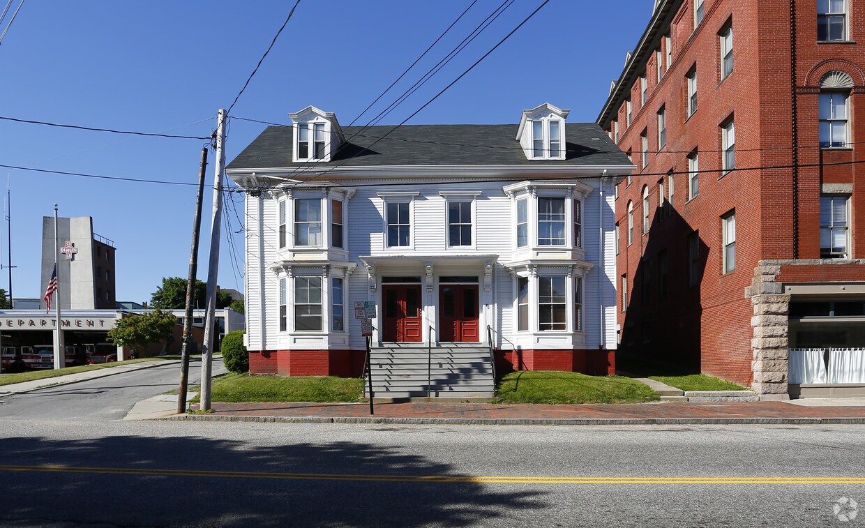 Building Photo - 790-792 Congress St