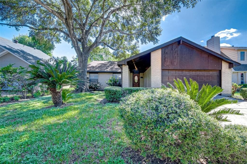 Foto principal - 14719 Wind Cave Ln