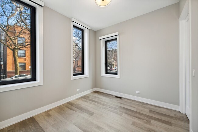 Building Photo - 1638 N Sedgwick St