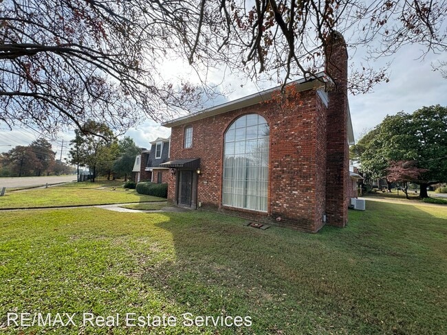 Building Photo - 3 br, 2.5 bath House - 902 East Kings Hwy