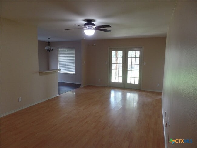 Foto del edificio - 102 Clydesdale Ln