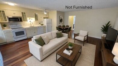Building Photo - 2130 Beachwood Dr