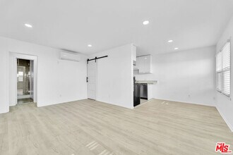 Building Photo - 926 N Spaulding Ave