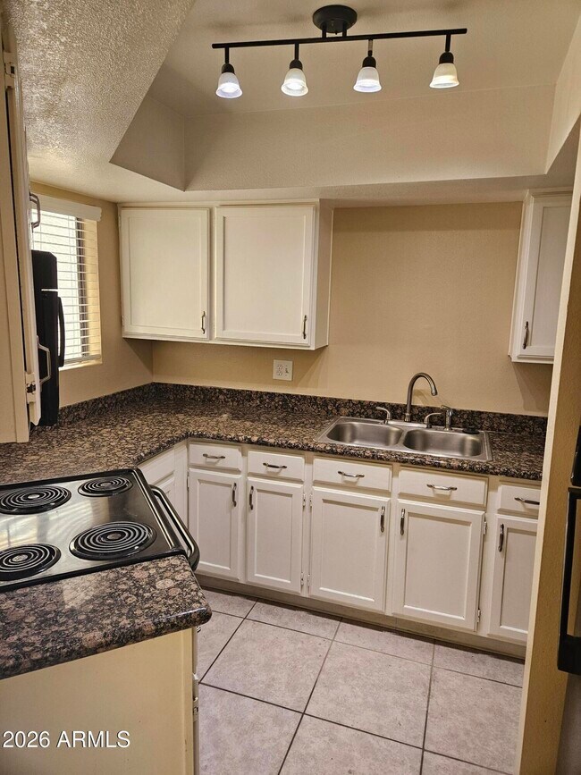 Foto del edificio - 935 N Granite Reef Rd