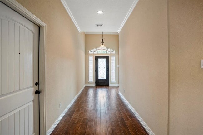 Building Photo - 1054 Forest Haven Ct