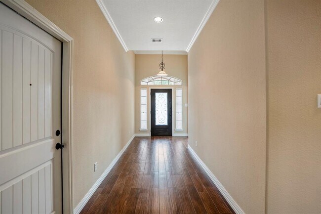 Foto del edificio - 1054 Forest Haven Ct