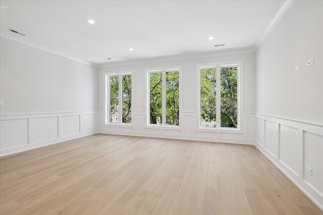 Foto del edificio - 2202 N Leavitt St