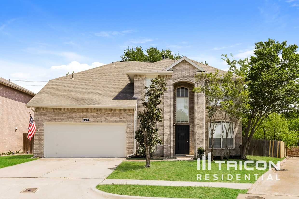 Foto principal - 8525 Clearbrook Dr