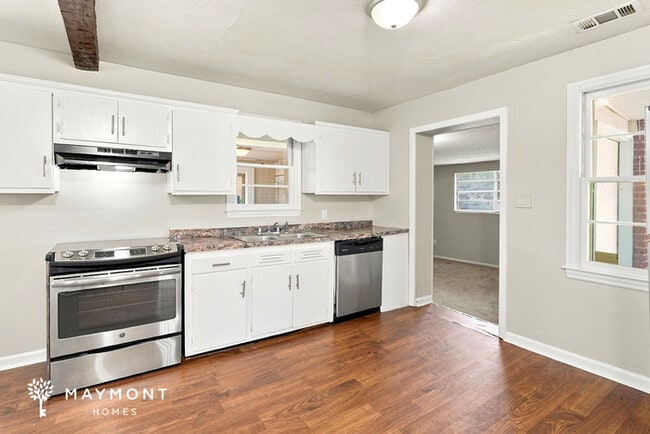 Building Photo - 4406 Traylor St