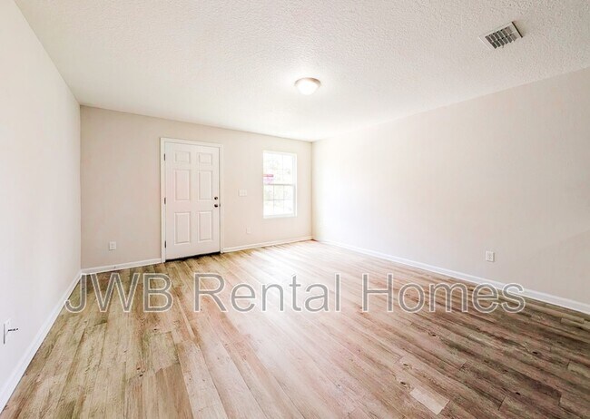 Building Photo - 8474 McGirts Village Ln