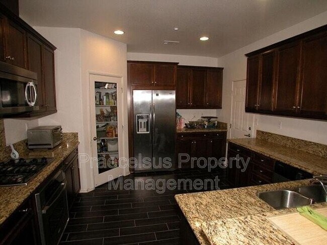 Building Photo - 1724 Rolling Water Dr